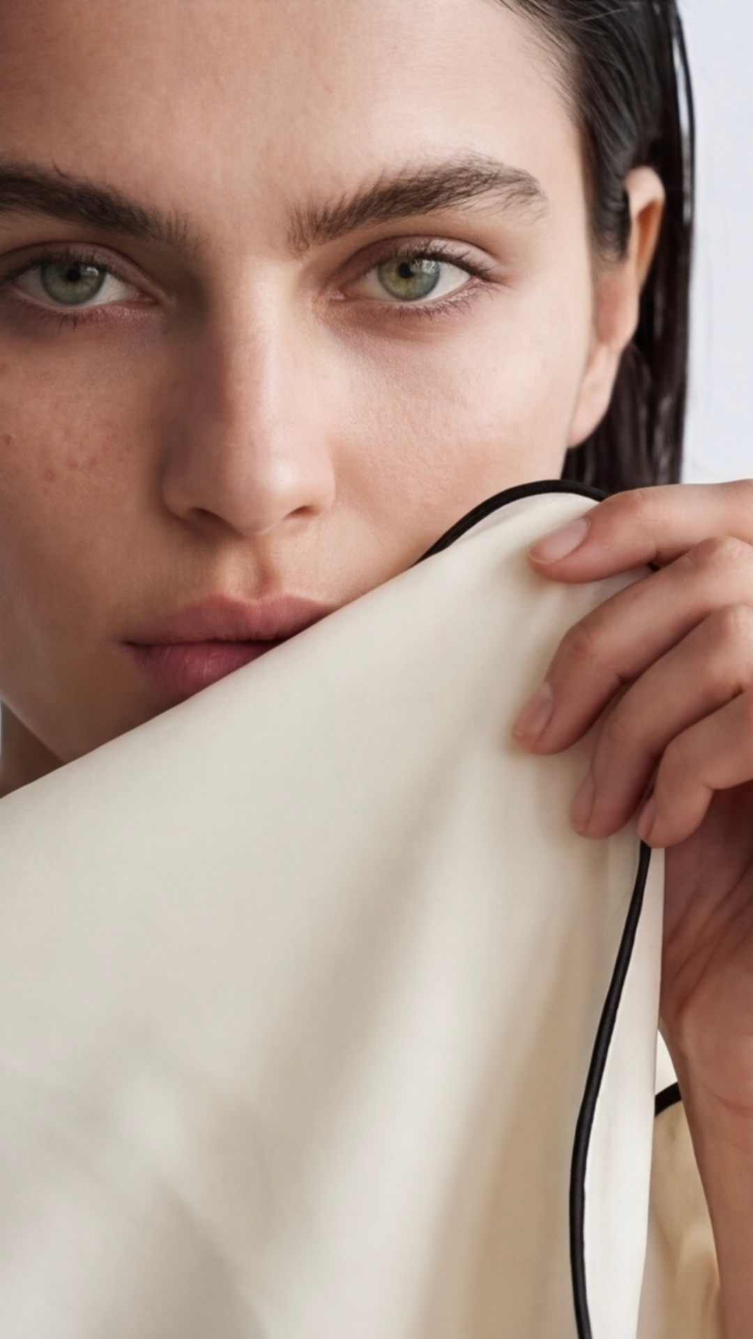 S102 | Curve in Off White