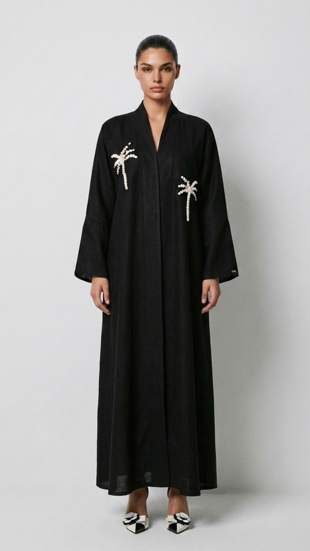 S107 | Shell Palm in Black